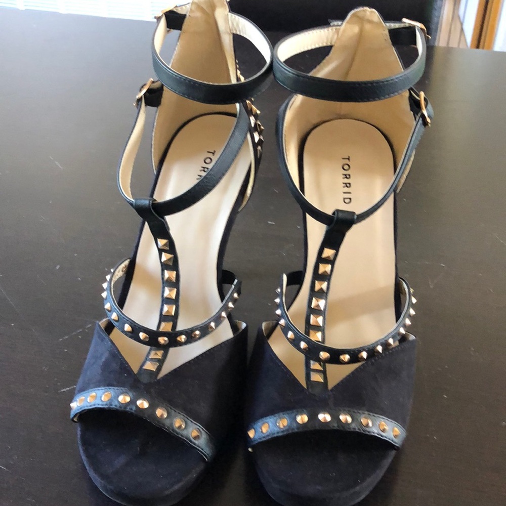 Platform studded heals